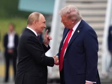 Trump teve que mudar “posição alucinada” em relação à Rússia, afirma militar europeu