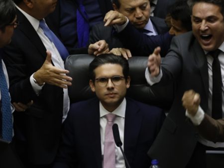Chegou ao fim a baderna dos “agentes de Trump” dentro do Congresso Nacional