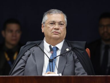 Flávio Dino abre inquérito para investigar crimes de Bolsonaro na pandemia