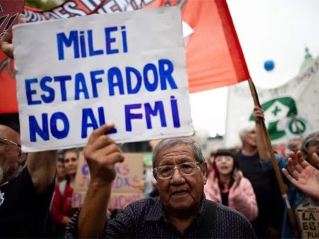 Corrupção e crise econômica levaram à fragorosa derrota de Milei em Buenos Aires