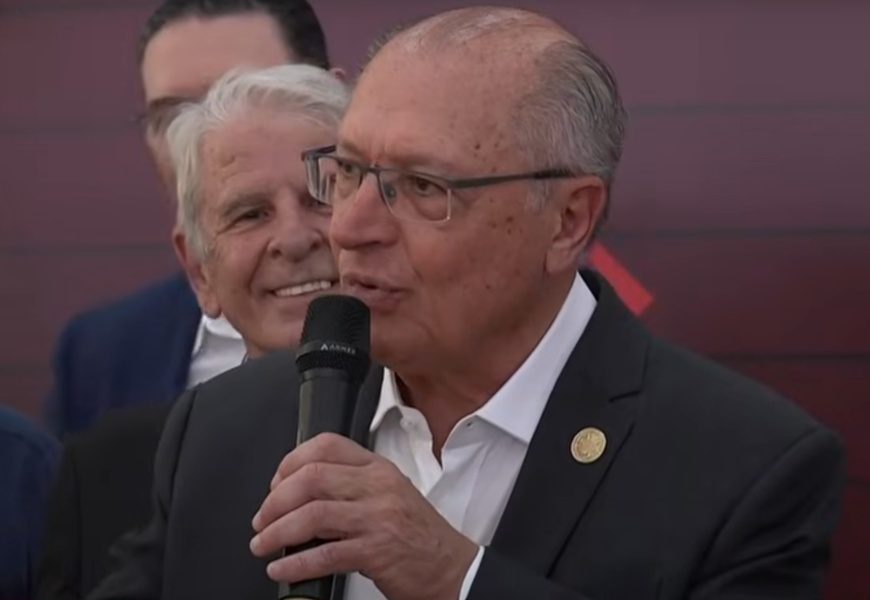 Fim da escala 6×1 deve avançar com diálogo no Congresso, afirma Alckmin