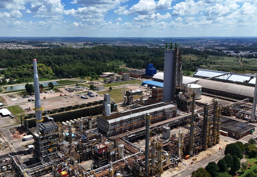 Petrobrás retoma produção de ureia em fábrica de fertilizantes em Araucária (PR)