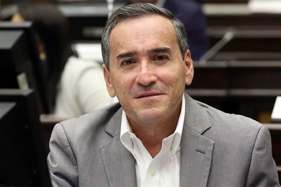 “Noboa busca confrontar Colômbia para evitar vitória de Cepeda”, afirma deputado equatoriano