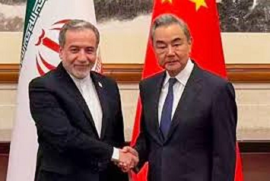 Ao receber ministro do Exterior do Irã, China condena agressão de Trump