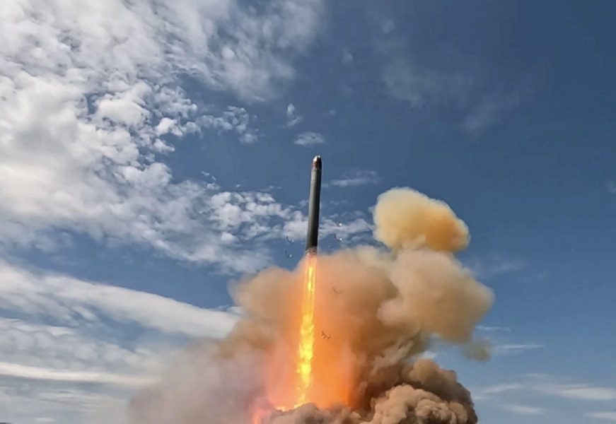Rússia faz teste final de seu novo míssil intercontinental com alcance de 35.000 km, o Sarmat