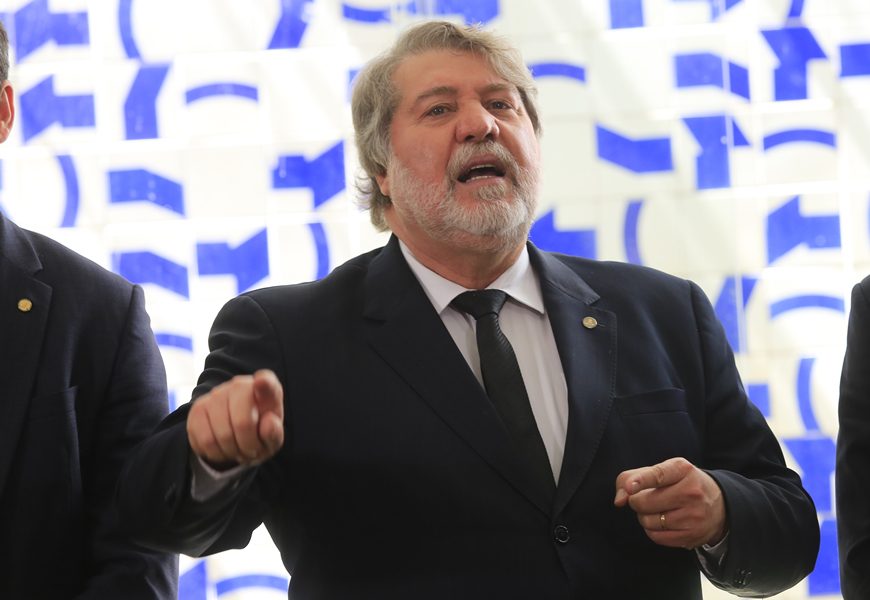 “Povo derrotará golpistas e fortalecerá a soberania e a democracia”, diz Renildo