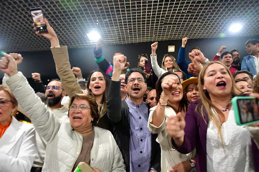 Cepeda reconhece resultado, repudia compra de votos e ingerência de Trump