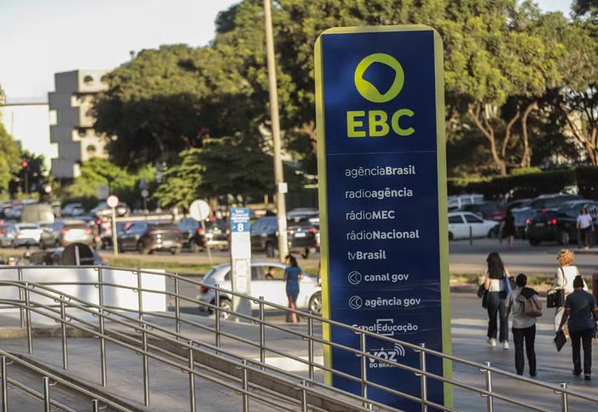 Defeso eleitoral do TSE faz EBC retirar notícias do ar e entidades de jornalistas protestam
