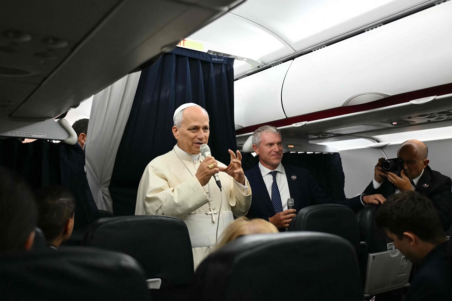 A-bordo-de-aviao-Papa-salienta-profundas-contradicoes-entre-extremismo-de-direita-e-valores-do-cistianismo-Alberto-Pizzoli-AFP.jpg